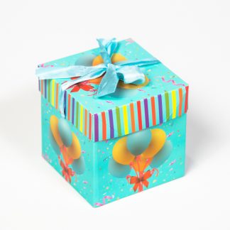 Коробка подарочная с воздушными шарами 22*22см